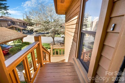 /international/us/521-courtwood-lane-hendersonville-nc-110109724033/