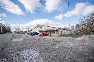 /international/us/4043-beck-avenue-louisville-oh-110103304889/