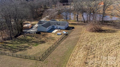 /international/us/2357-pleasant-hill-church-road-grover-nc-110097894672/?lang=es