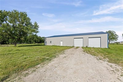 /international/us/607-randolph-street-bronson-ks-110108027554/