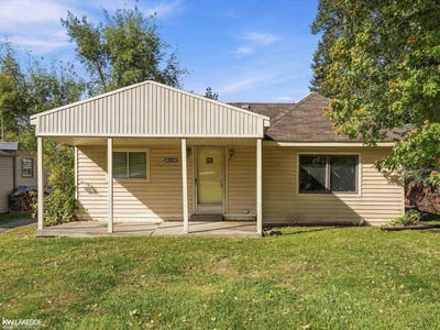 /international/us/38491-albert-boulevard-clinton-township-mi-110120453281/