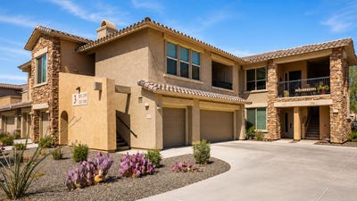 /international/us/2425-w-bronco-butte-trail-phoenix-az-110108179460/