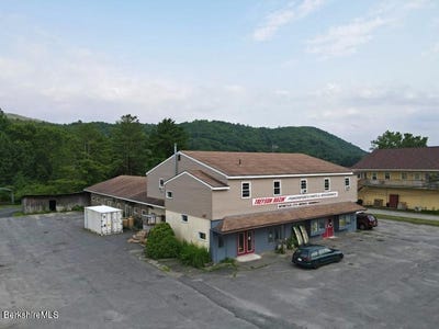 /international/us/955-main-st-great-barrington-ma-110091522700/?lang=en