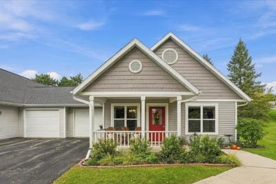 /international/us/221-larkspur-court-sun-prairie-wi-110120059809/