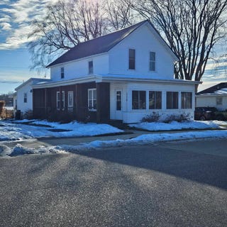 /international/us/110-w-montello-street-montello-wi-110104291467/