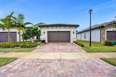 /international/us/8327-w-blue-spring-dr-parkland-fl-110097010238/?lang=id