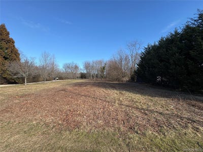 /international/us/1350-hortons-lane-southold-ny-110096984163/