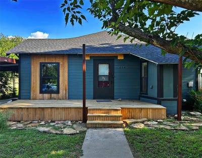/international/us/216-e-9th-street-coleman-tx-110101040956/