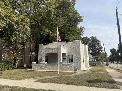 /international/us/828-buntin-street-vincennes-in-110120082989/