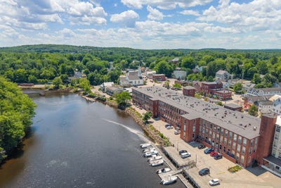 /international/us/125-main-street-newmarket-nh-110109042742/