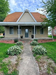 /international/us/419-w-main-street-bowling-green-mo-110103343840/