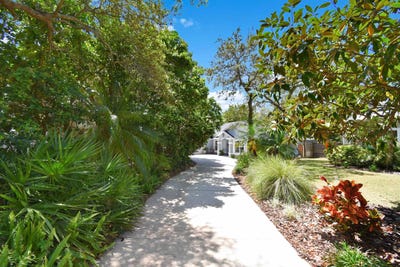/international/us/123-whispering-oaks-circle-st-augustine-fl-110102197975/
