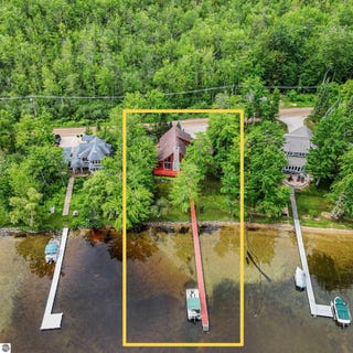 /international/us/5449-bush-road-interlochen-mi-110108722019/