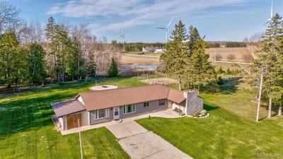 /international/us/14088-10th-road-garden-mi-110108119764/