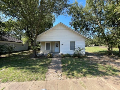 /international/us/800-jefferson-street-bowie-tx-110103073437/