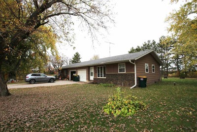 /international/us/8738-old-highway-18-amherst-wi-110120589486/
