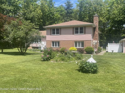 /international/us/182-four-corners-road-ancramdale-ny-110108025594/