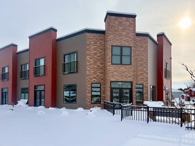 /international/us/28-cornelia-court-milton-vt-110105066579/
