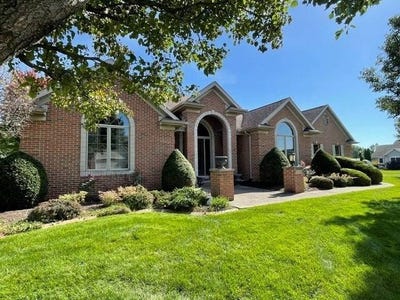 /international/us/3245-blackstone-way-nappanee-in-110120414215/