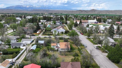 /international/us/708-anderson-street-big-timber-mt-110108822328/