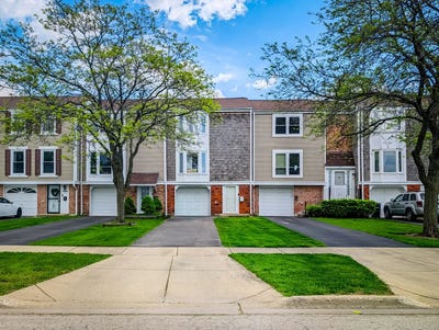 /international/us/1931-governors-lane-hoffman-estates-il-110107894204/