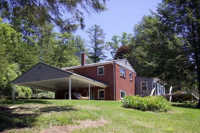 /international/us/70-maple-ridge-lane-fries-va-110106120494/