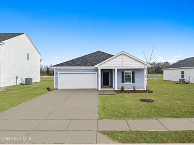 /international/us/139-n-squires-run-richlands-nc-110120772683/