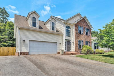 /international/us/5036-buffalo-cir-salem-va-110100516549/