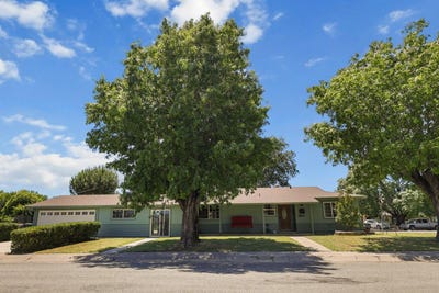 /international/us/585-walton-drive-red-bluff-ca-110099699142/