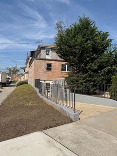 /international/us/146-38-176th-street-springfield-gardens-ny-110110398618/