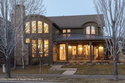 /international/us/627-n-bridge-drive-carbondale-co-110088979966/