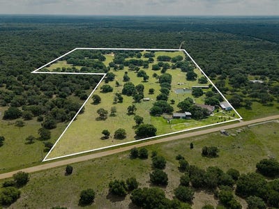 /international/us/1009-private-road-1024-hallettsville-tx-110108531632/
