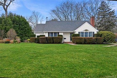/international/us/110-macon-avenue-sayville-ny-110106951851/