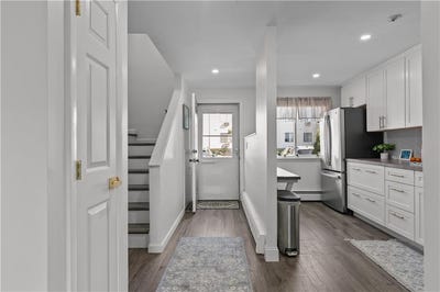 /international/us/66-girard-avenue-newport-ri-110108143067/