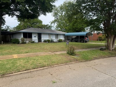 /international/us/102-spruce-street-osceola-ar-110107718338/