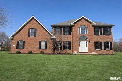 /international/us/1100-hillcrest-drive-washington-il-110106945880/