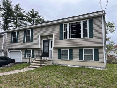 /international/us/223-s-main-street-seabrook-nh-110108666192/