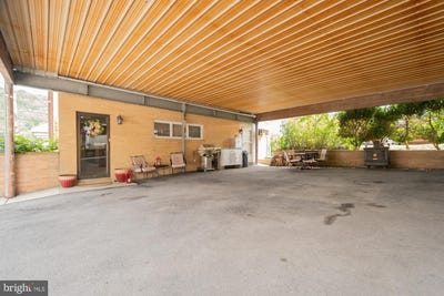 /international/us/2141-front-street-bayard-wv-110100595496/