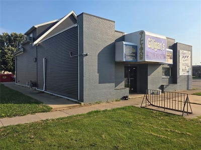 /international/us/912-1st-ave-cedar-rapids-ia-110101476334/