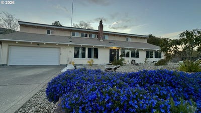 /international/us/2580-fir-st-northbend-or-110106757302/