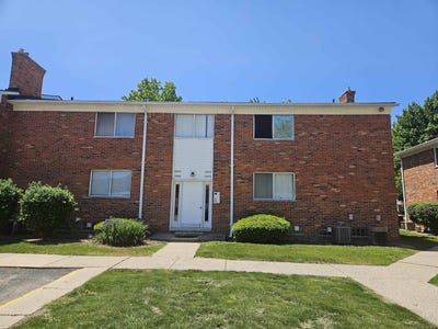 /international/us/29472-hoover-road-warren-mi-110108347027/