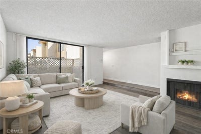 /international/us/22038-vanowen-st-woodland-hills-ca-110108066368/