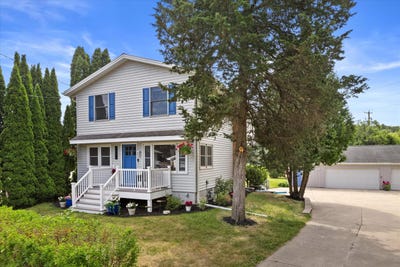 /international/us/1542-3rd-st-delafield-wi-110108588955/