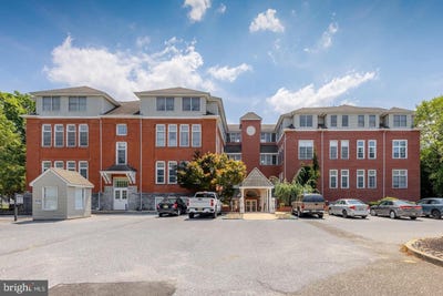 /international/us/100-aura-road-clayton-nj-110103385962/