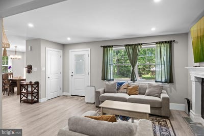 /international/us/62-higgins-avenue-clementon-nj-110108546537/