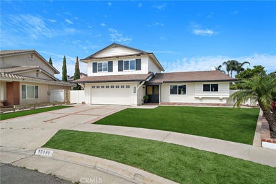 /international/us/17081-pleasant-huntington-beach-ca-110107088196/