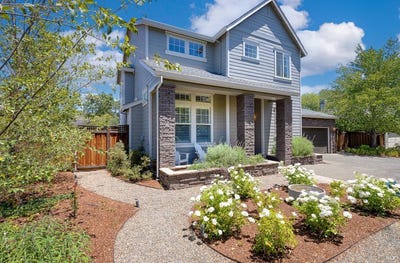 /international/us/704-hunt-avenue-st-helena-ca-110107696630/