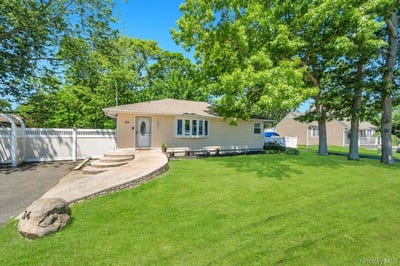 /international/us/34-windus-drive-shirley-ny-110108692714/