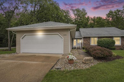 /international/us/18485-wooded-way-south-bend-in-110100619938/