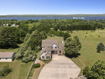 /international/us/11713-linderman-road-bear-lake-mi-110100503488/